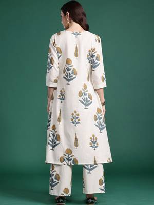Floral Printed V Neck A Line Pure Cotton Kurta With Palazzos 5