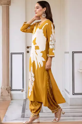 Women Floral Printed Regular Sequinned Kurta with Salwar