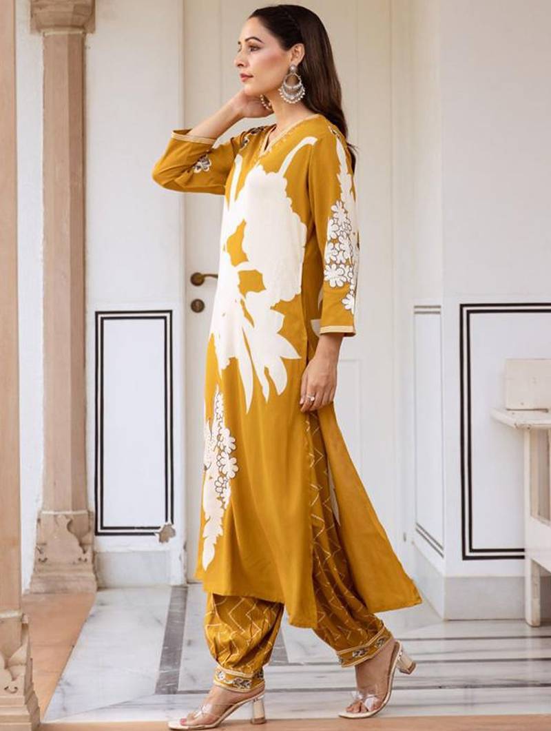 Women Floral Printed Regular Sequinned Kurta with Salwar