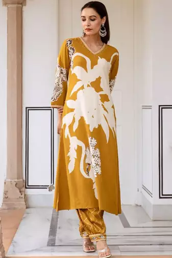 Women Floral Printed Regular Sequinned Kurta with Salwar