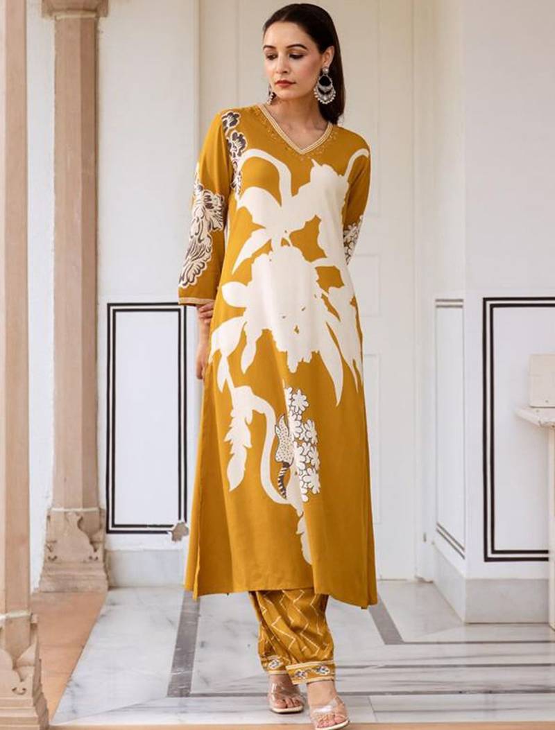 Women Floral Printed Regular Sequinned Kurta with Salwar