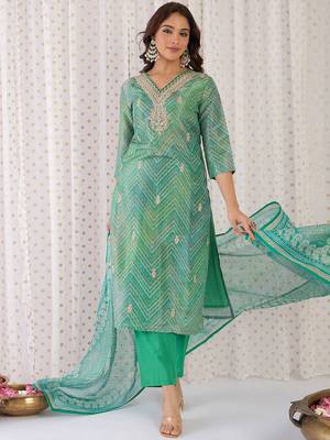 Women Floral Embroidered Regular Sequinned Kurta with Trousers & With Dupatta 3