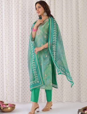 Women Floral Embroidered Regular Sequinned Kurta with Trousers & With Dupatta 1