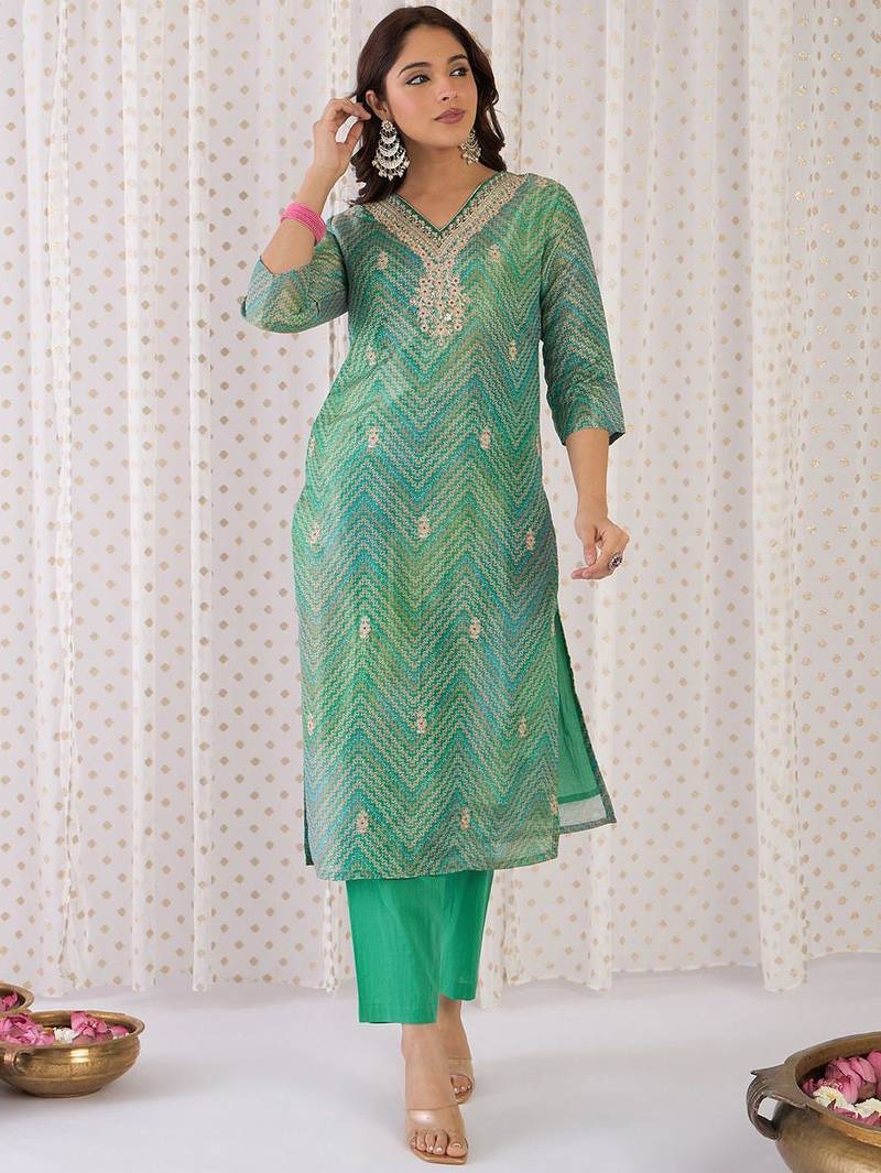 Women Floral Embroidered Regular Sequinned Kurta with Trousers & With Dupatta