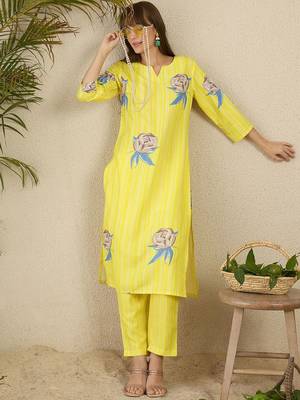 Floral Printed Notch Neck Straight Kurta With Trousers 1