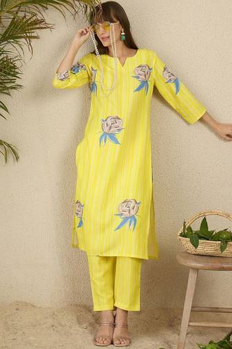 Floral Printed Notch Neck Straight Kurta With Trousers