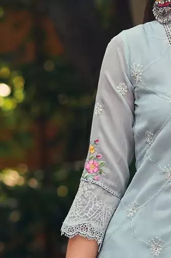 Women Floral Embroidered Regular Thread Work Kurta with Trousers & With Dupatta