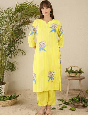 Floral Printed Notch Neck Straight Kurta With Trousers 3