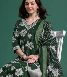 Floral Printed Regular Pure Cotton Kurta with Trousers & Dupatta