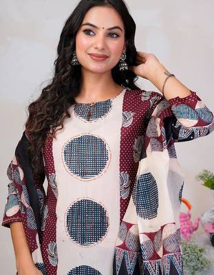 Women Floral Printed Regular Thread Work Pure Cotton Kurta with Trousers & With Dupatta 2