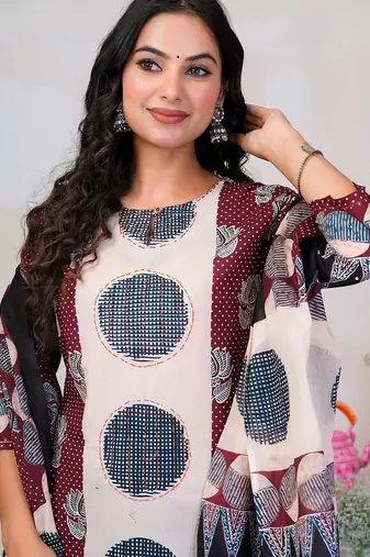 Women Floral Printed Regular Thread Work Pure Cotton Kurta with Trousers & With Dupatta