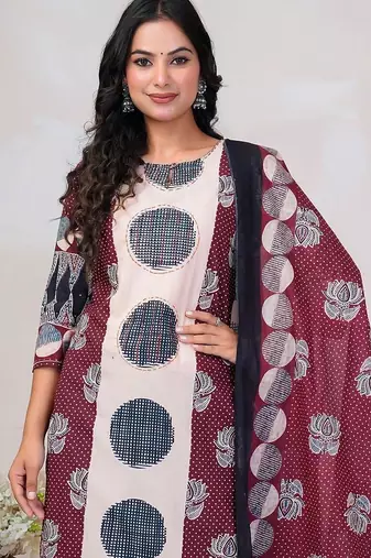 Women Floral Printed Regular Thread Work Pure Cotton Kurta with Trousers & With Dupatta