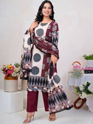 Women Floral Printed Regular Thread Work Pure Cotton Kurta with Trousers & With Dupatta 4