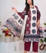 Women Floral Printed Regular Thread Work Pure Cotton Kurta with Trousers & With Dupatta
