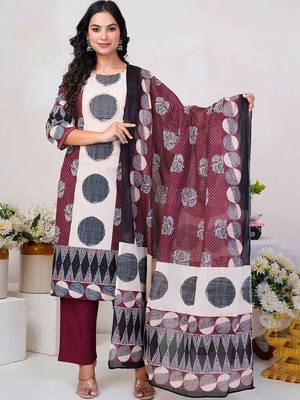 Women Floral Printed Regular Thread Work Pure Cotton Kurta with Trousers & With Dupatta 7