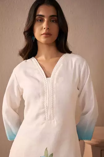 Floral Printed V-Neck Linen Straight Kurta With Trousers & Dupatta