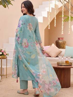 women ethnic motifs embroidered regular thread work kurta with trousers & with dupatta 4
