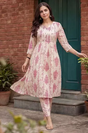 Women Floral Printed Regular Pure Cotton Kurta with Trousers