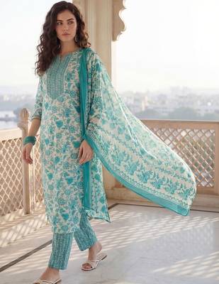 Women Floral Printed Regular Beads and Stones Kurta with Trousers & With Dupatta 3