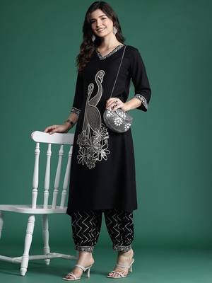 Printed Beads and Stones Detail Kurta with Trousers 7