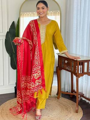 Women Ethnic Motifs Embroidered Regular Sequinned Kurta with Trousers & With Dupatta 1