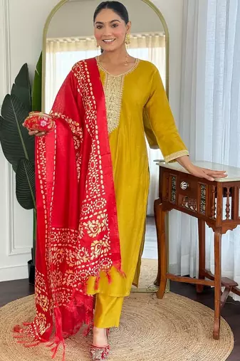 Women Ethnic Motifs Embroidered Regular Sequinned Kurta with Trousers & With Dupatta