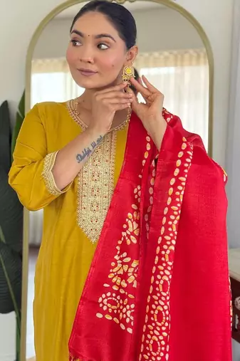 Women Ethnic Motifs Embroidered Regular Sequinned Kurta with Trousers & With Dupatta