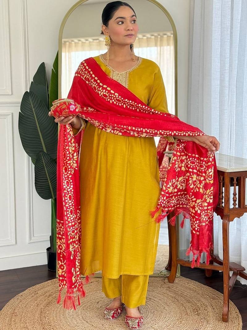 Women Ethnic Motifs Embroidered Regular Sequinned Kurta with Trousers & With Dupatta
