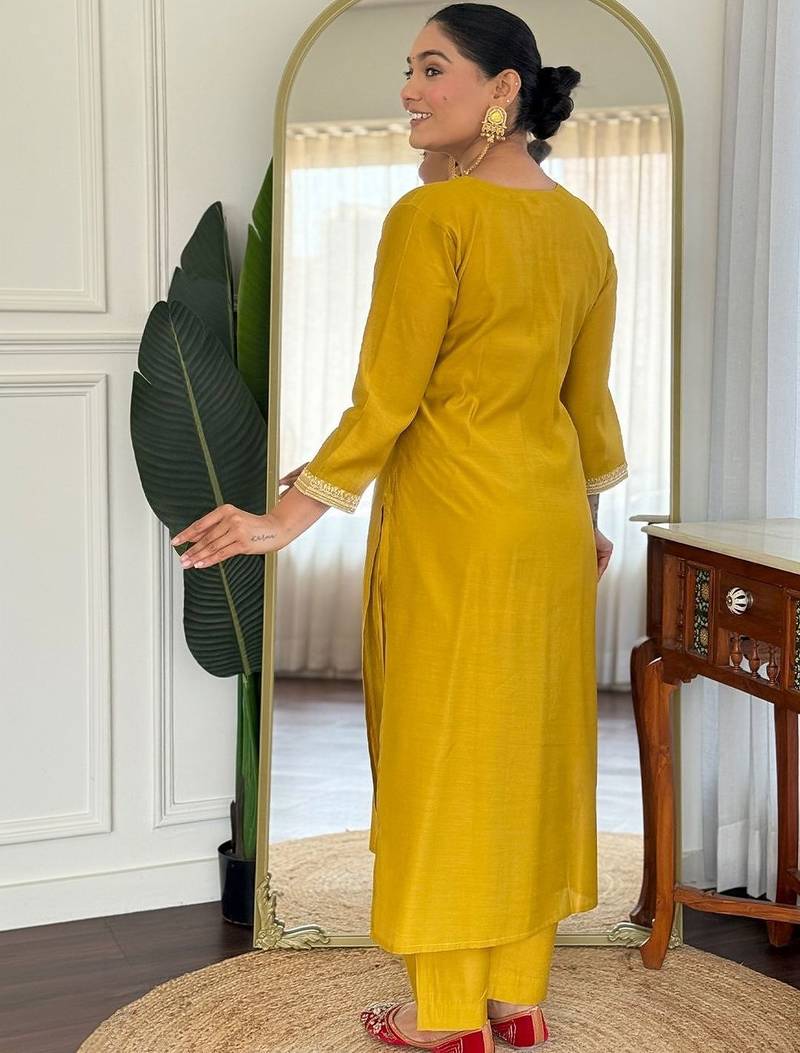 Women Ethnic Motifs Embroidered Regular Sequinned Kurta with Trousers & With Dupatta
