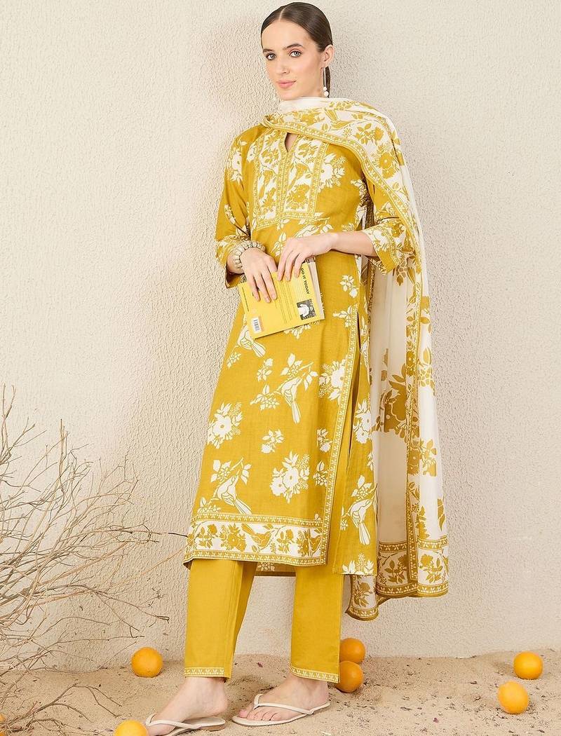 Women Floral Printed Regular Pure Cotton Kurta with Trousers & With Dupatta
