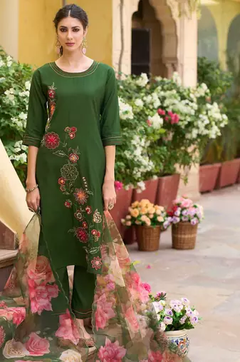 Floral Embroidered Regular Thread Work Straight Kurta with Trousers & Dupatta