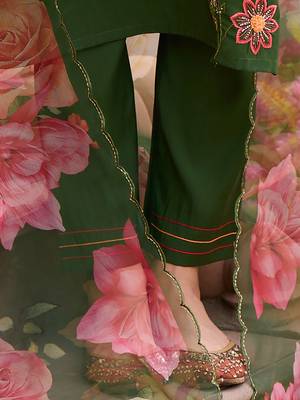 Floral Embroidered Regular Thread Work Straight Kurta with Trousers & Dupatta 5