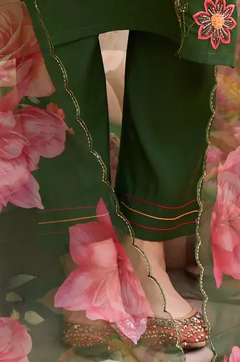 Floral Embroidered Regular Thread Work Straight Kurta with Trousers & Dupatta