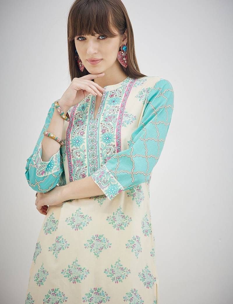 Women Floral Printed Regular Beads and Stones Pure Cotton Kurta with Trousers