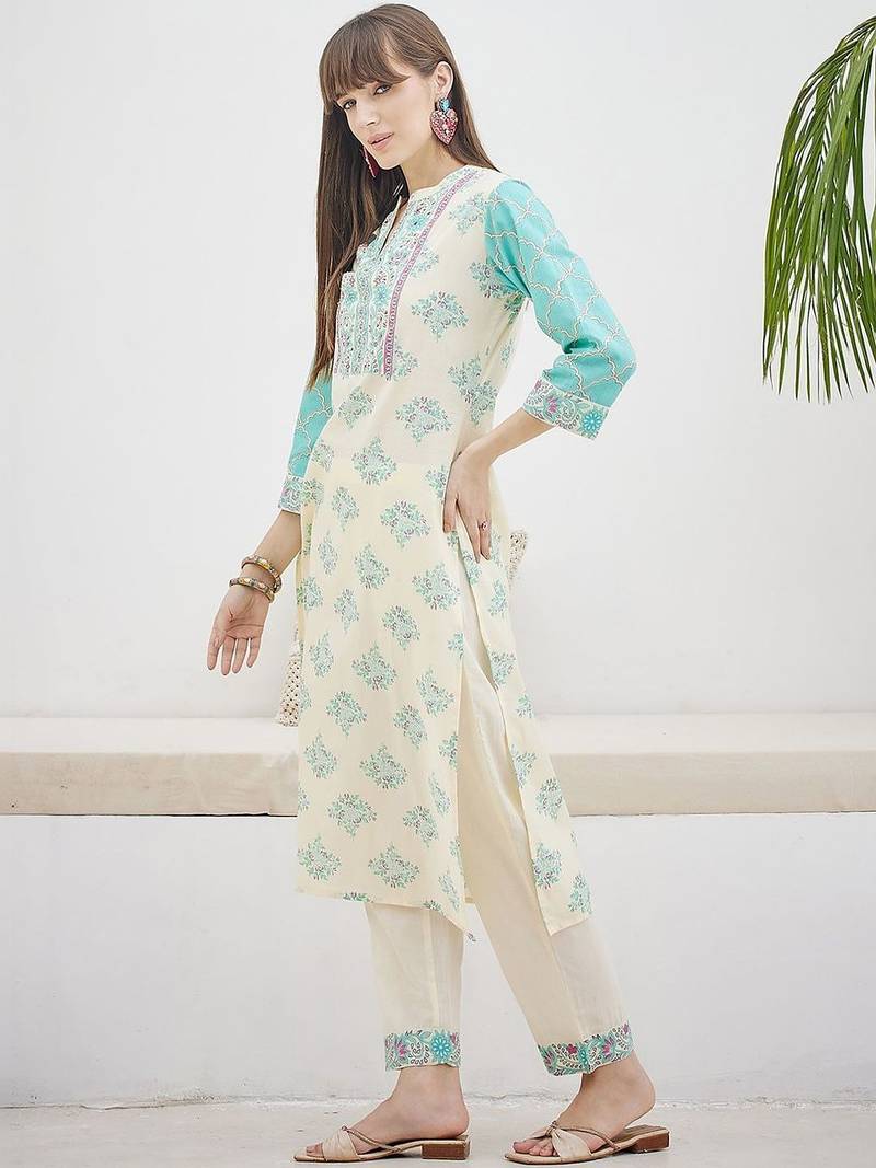 Women Floral Printed Regular Beads and Stones Pure Cotton Kurta with Trousers