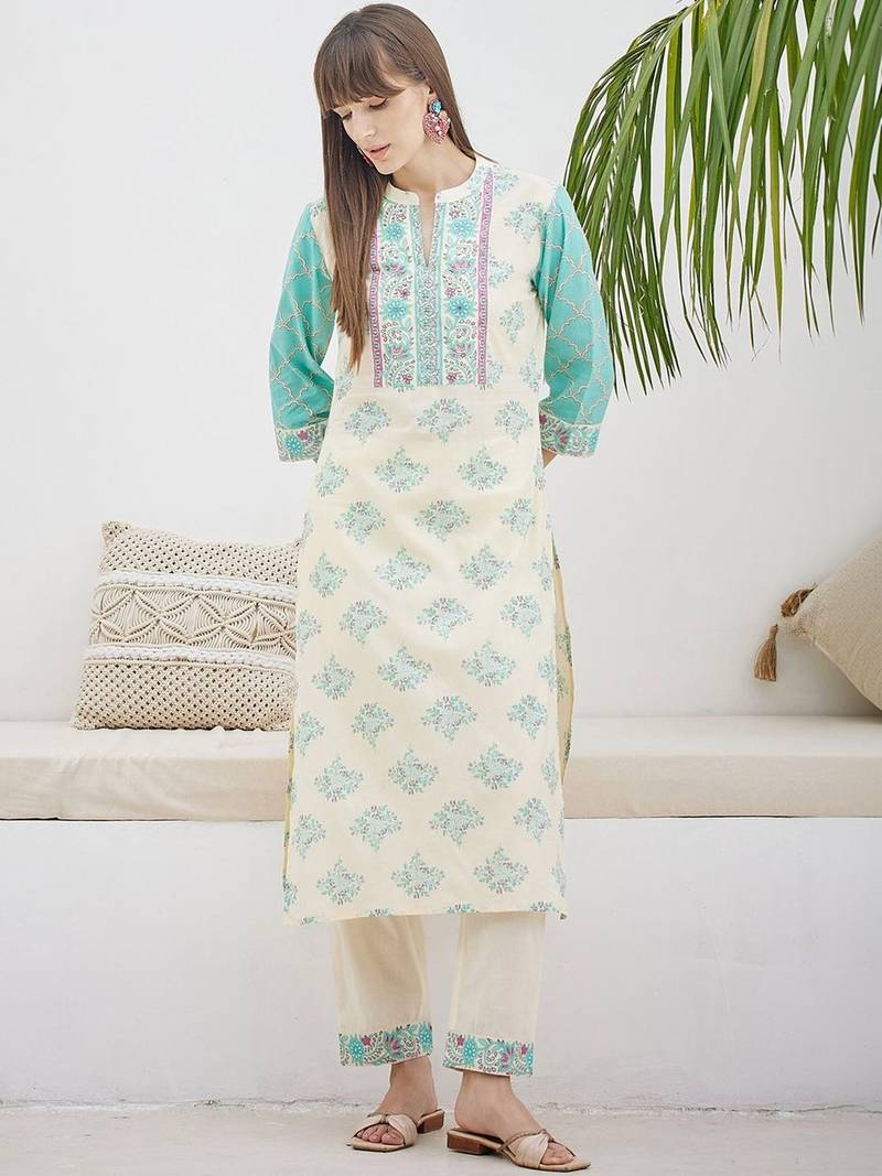 Women Floral Printed Regular Beads and Stones Pure Cotton Kurta with Trousers