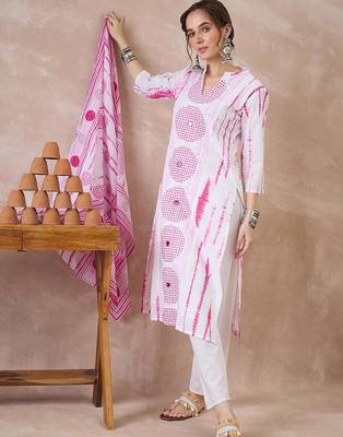 Women Printed Regular Pure Cotton Kurta with Trousers & With Dupatta 1