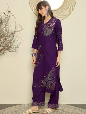 Women Ethnic Motifs Embroidered Regular Thread Work Kurta with Palazzos 3