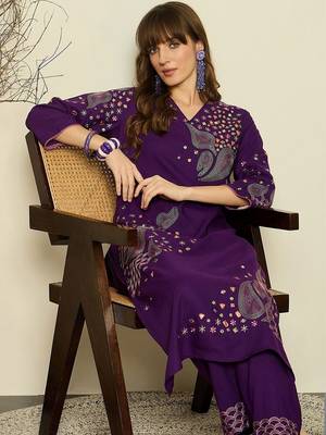 Women Ethnic Motifs Embroidered Regular Thread Work Kurta with Palazzos 5
