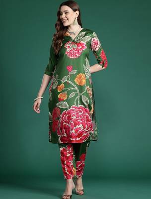 Floral Printed Kurta with Trousers 6