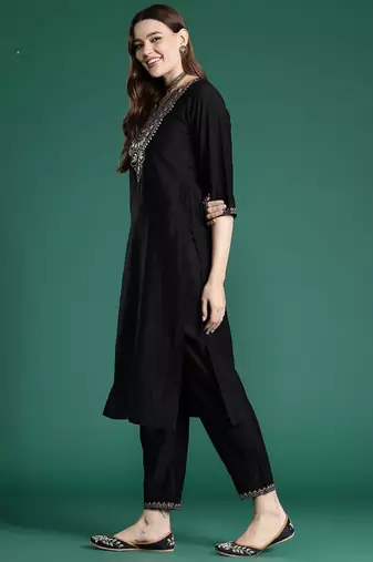 Ethnic Motifs Embroidered Liva Kurta with Trousers & With Dupatta