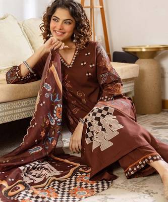 Women Ethnic Motifs Printed Regular Thread Work Kurta with Trousers & With Dupatta 2