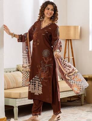Women Ethnic Motifs Printed Regular Thread Work Kurta with Trousers & With Dupatta 1