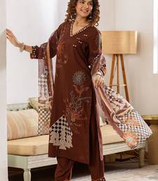 Women Ethnic Motifs Printed Regular Thread Work Kurta with Trousers & With Dupatta
