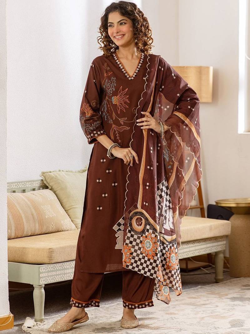 Women Ethnic Motifs Printed Regular Thread Work Kurta with Trousers & With Dupatta