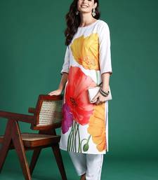 Women Floral Printed Regular Kurta with Trousers