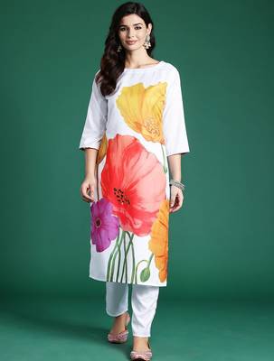 Women Floral Printed Regular Kurta with Trousers 4