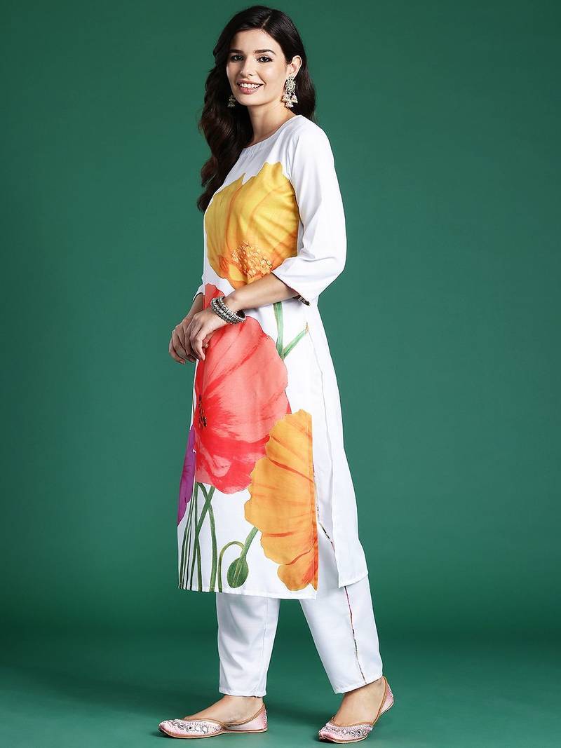 Women Floral Printed Regular Kurta with Trousers