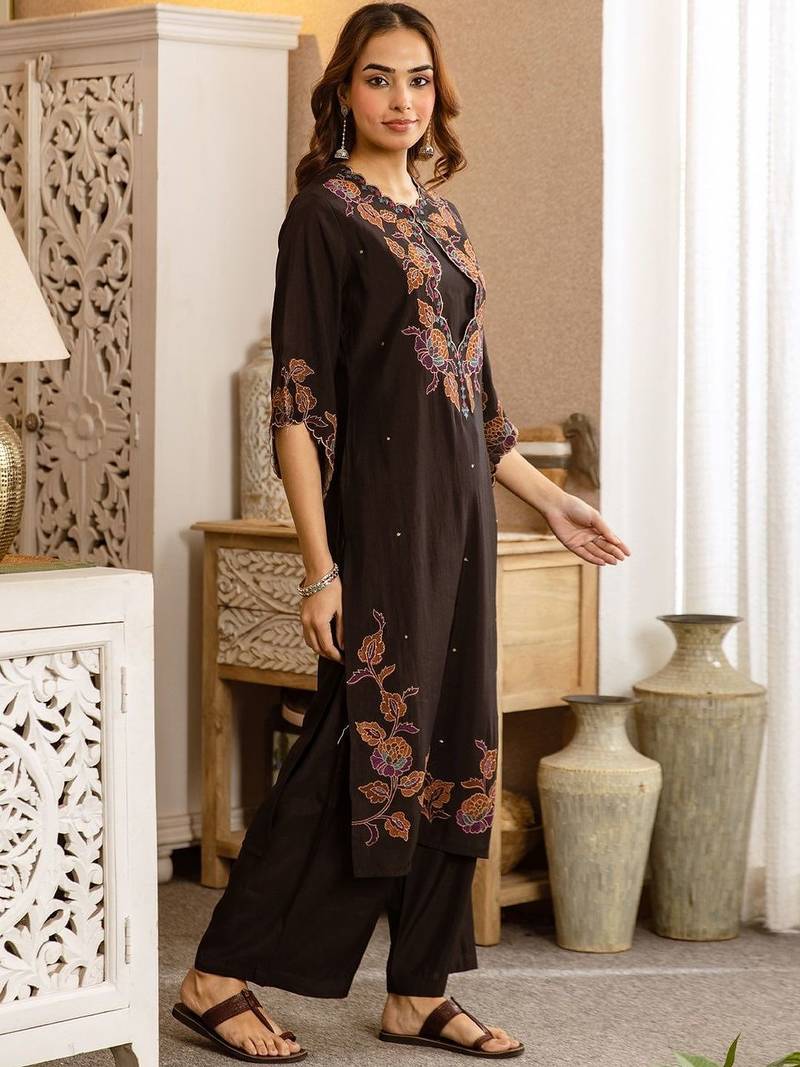 Women Floral Embroidered Regular Thread Work Kurta with Palazzos