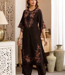 Women Ethnic Motifs Embroidered Regular Thread Work Kurta with Trousers